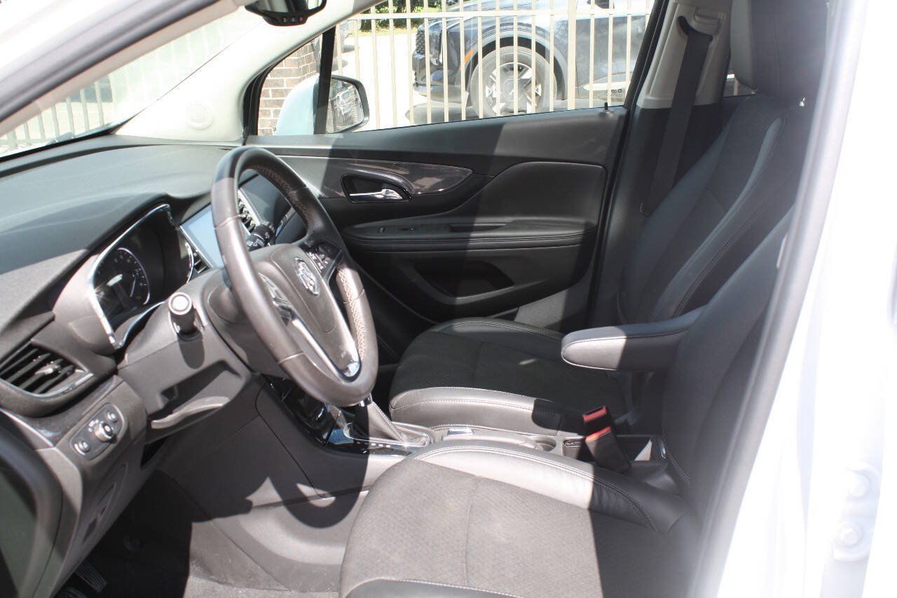 Used 2017 Buick Encore Preferred w/ Experience Buick Package FWD image 6