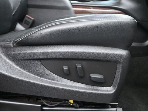 Used 2017 GMC Yukon XL SLT image 11