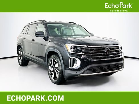 Used 2025 Volkswagen Atlas SE image 1