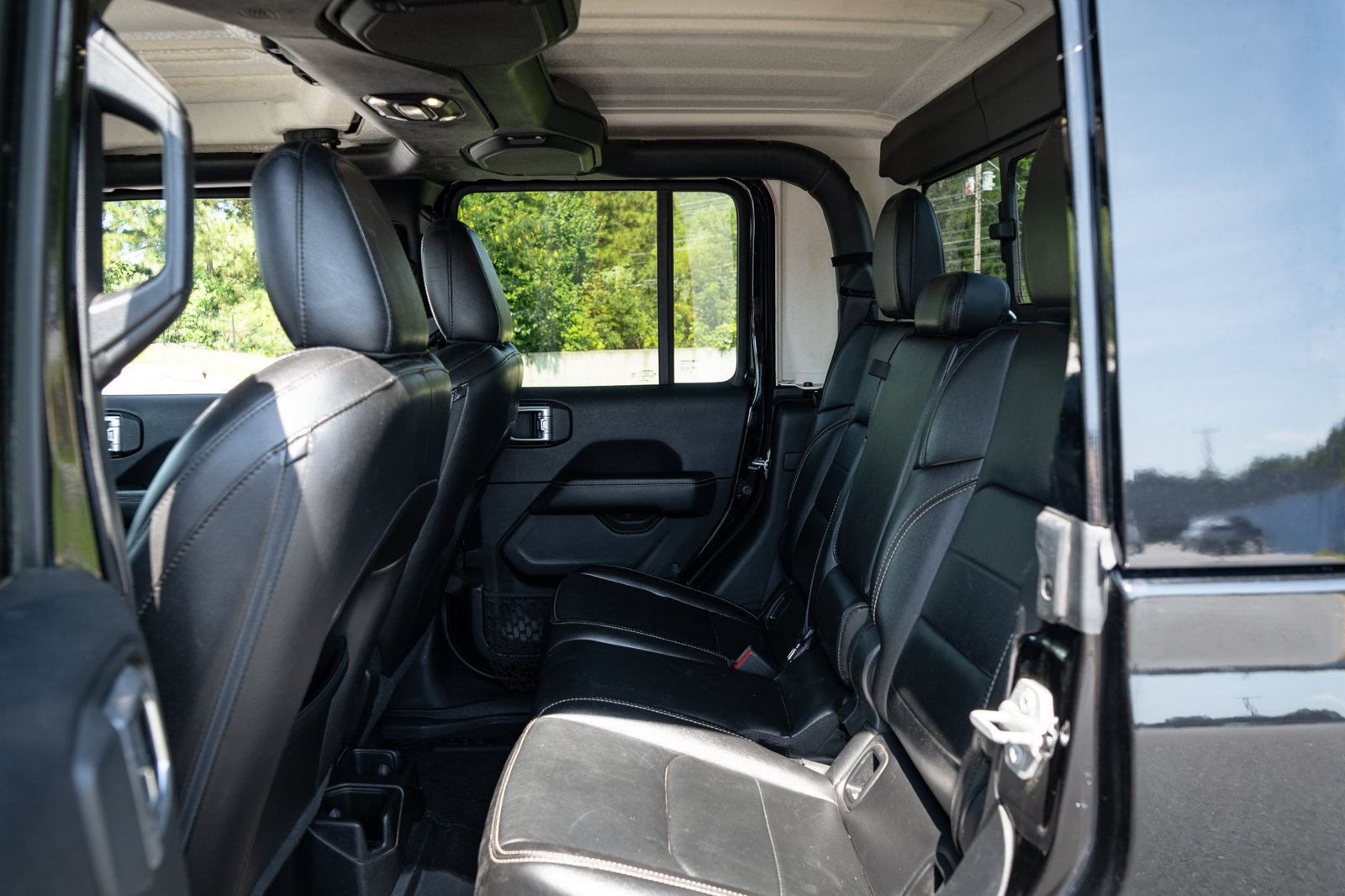 Used 2020 Jeep Gladiator Overland AWD/4WD image 18
