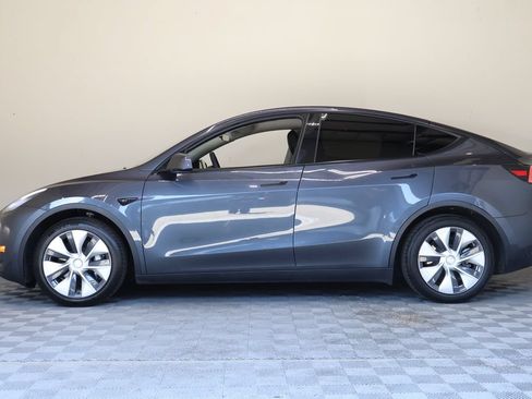 Used 2021 Tesla Model Y Long Range AWD/4WD image 7