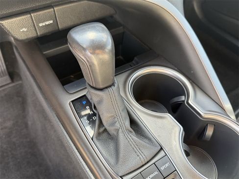 Used 2022 Toyota Camry XSE image 21