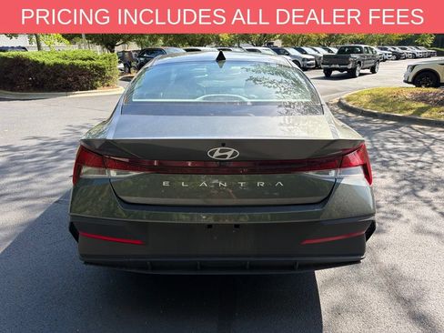 Used 2024 Hyundai Elantra SEL FWD image 5