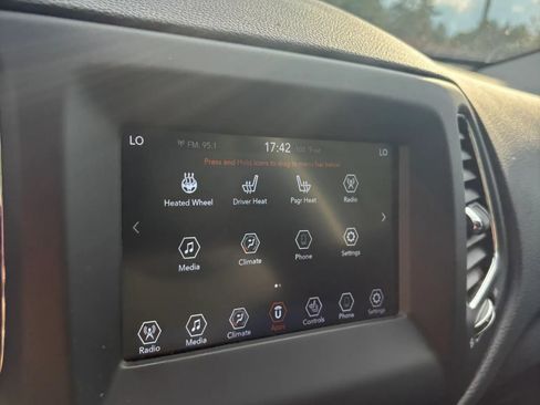Used 2021 Jeep Compass Latitude w/ Sun and Sound Group AWD/4WD image 15