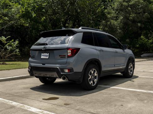Used 2023 Honda Passport TrailSport image 9