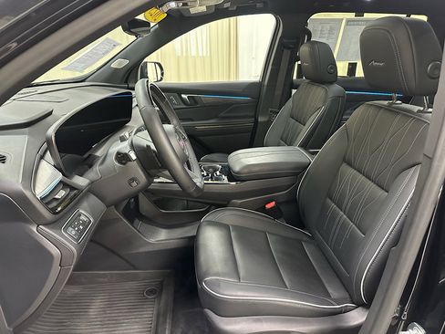 Certified 2025 Buick Enclave Avenir AWD/4WD image 29