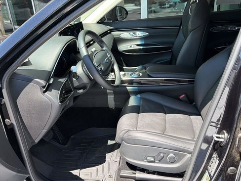 Used 2023 Genesis GV70 2.5T AWD/4WD image 10