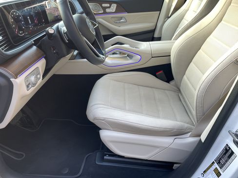 Certified 2024 Mercedes-Benz GLS 450 4MATIC image 21