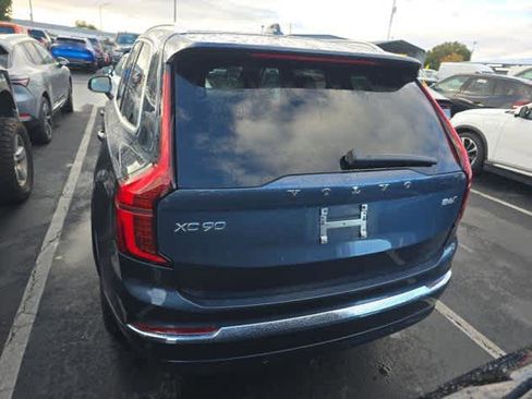 Used 2025 Volvo XC90 B6 Plus AWD/4WD image 4