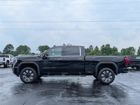 Used 2024 GMC Sierra 2500 Denali w/ Denali Reserve Package AWD/4WD image 2