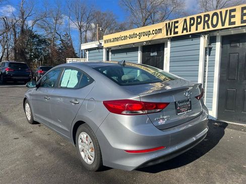Used 2017 Hyundai Elantra SE image 5