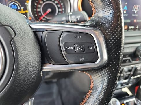 Used 2021 Jeep Gladiator Mojave AWD/4WD image 12
