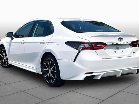 Used 2024 Toyota Camry SE FWD image 12