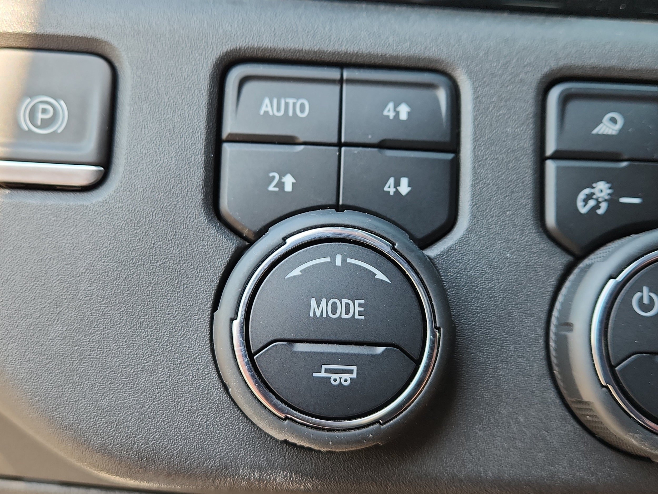 Used 2023 Chevrolet Silverado 1500 High Country w/ Technology Package AWD/4WD image 24