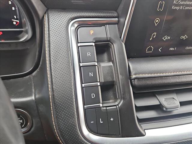 Used 2023 GMC Yukon AT4 w/ Technology Package AWD/4WD image 12