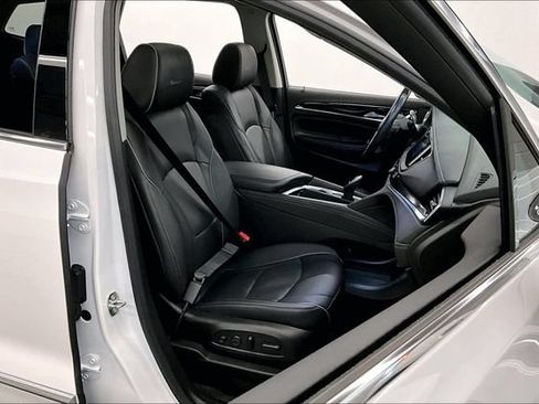 Used 2021 Buick Enclave Avenir w/ Avenir Technology Package FWD image 8