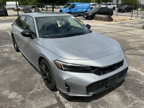 Used 2025 Honda Civic Sport image 3