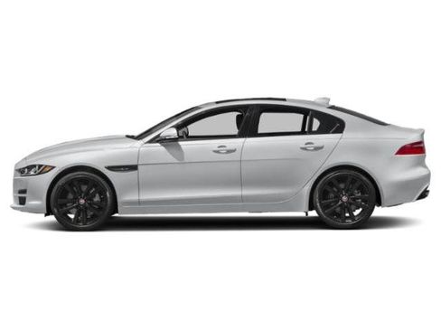 Used 2019 Jaguar XE image 3