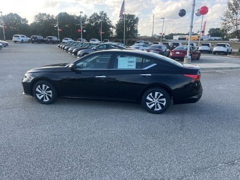 New 2025 Nissan Altima 2.5 S image 7