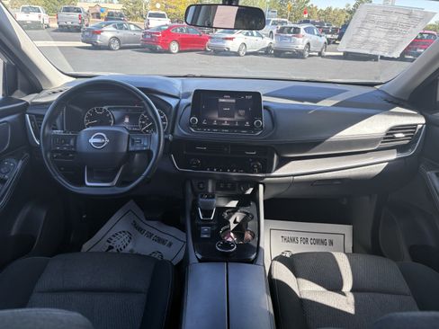 Used 2025 Nissan Rogue SV AWD/4WD image 14