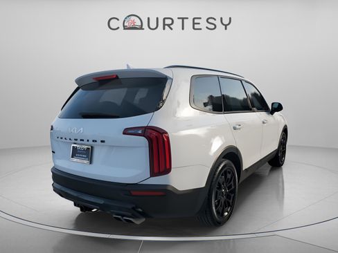 Used 2022 Kia Telluride EX w/ EX Premium Package image 3