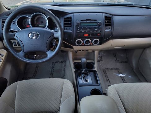 Used 2011 Toyota Tacoma PreRunner image 14