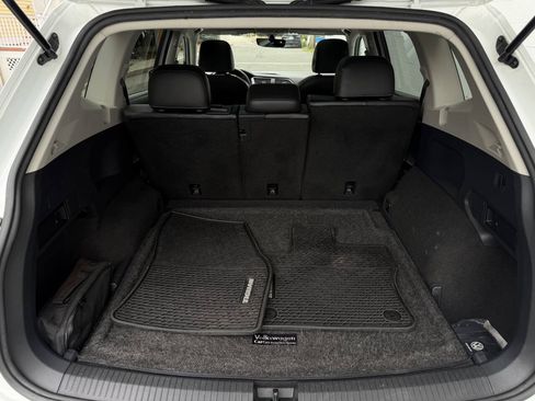 Used 2021 Volkswagen Tiguan SE w/ Panoramic Sunroof Package AWD/4WD image 31