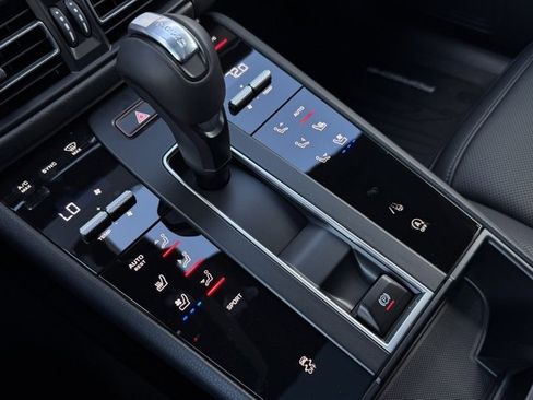New 2026 Porsche Macan image 28