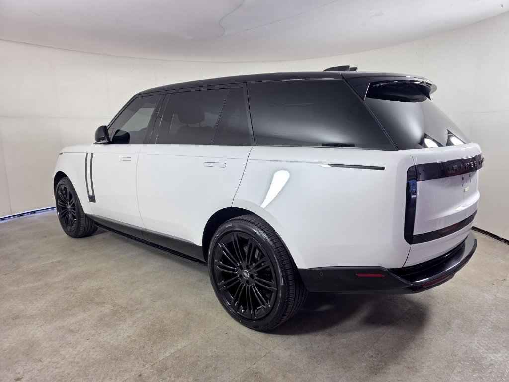Used 2025 Land Rover Range Rover Long Wheelbase SE AWD/4WD image 6