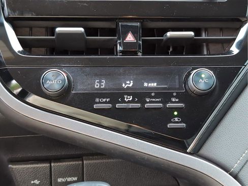 Used 2021 Toyota Camry SE w/ Convenience Package FWD image 20