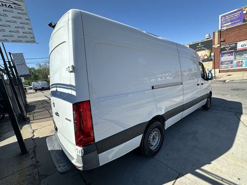 Used 2022 Mercedes-Benz Sprinter 2500 image 7