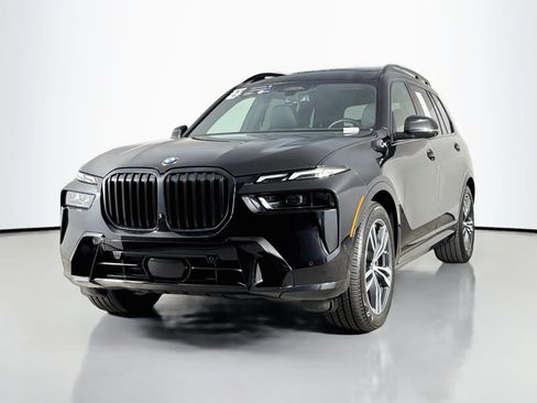 Used 2024 BMW X7 xDrive40i w/ M Sport Package AWD/4WD image 3