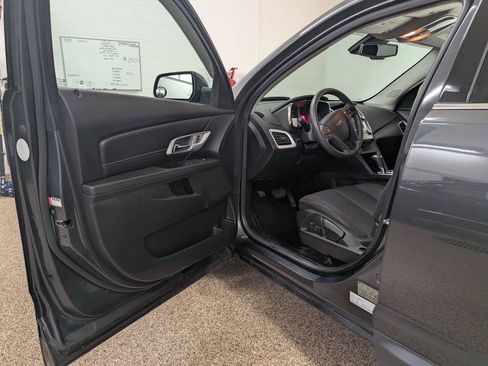 Used 2017 GMC Terrain SLE AWD/4WD image 6