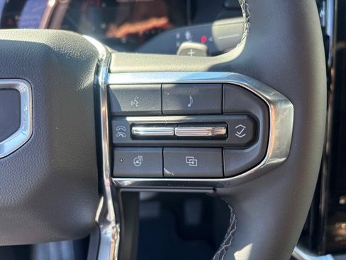 New 2026 GMC Acadia Elevation image 19