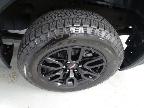 Certified 2023 GMC Sierra 1500 Elevation w/ LPO, Elevation Black Package AWD/4WD image 27