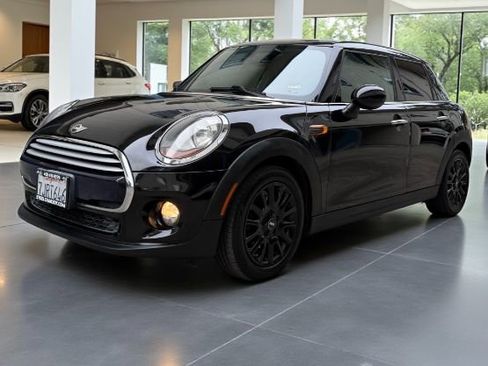Used 2015 MINI Cooper 4-Door Hardtop image 1