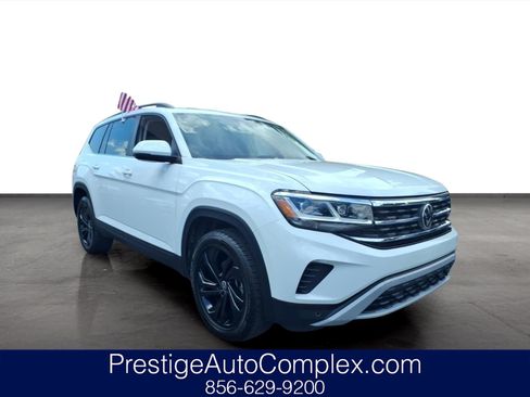 Certified 2022 Volkswagen Atlas SE FWD image 1