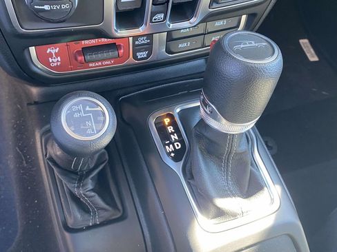New 2026 Jeep Gladiator Rubicon w/ Steel Bumper Group AWD/4WD image 50