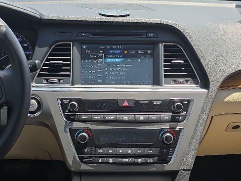 Used 2015 Hyundai Sonata Limited w/ Option Group 05 FWD image 16