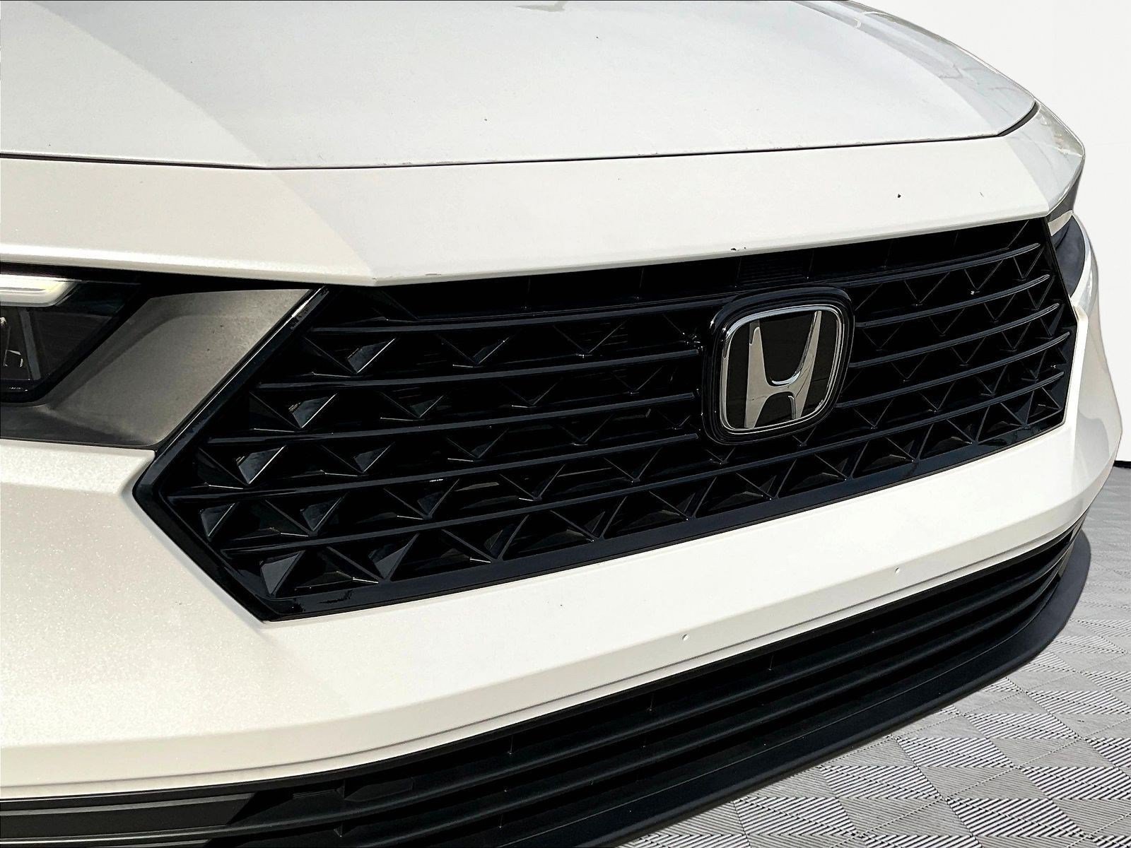 Used 2024 Honda Accord EX image 33