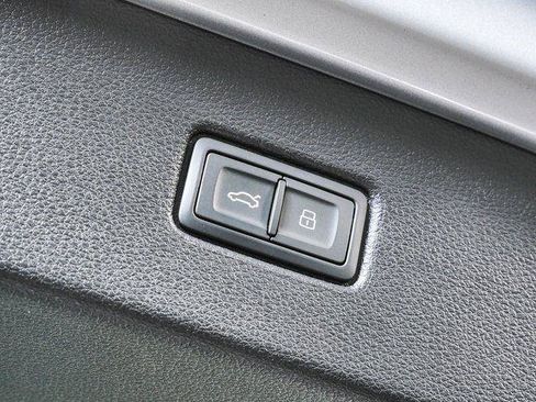 Used 2022 Audi Q7 3.0T Premium w/ Convenience Package AWD/4WD image 29