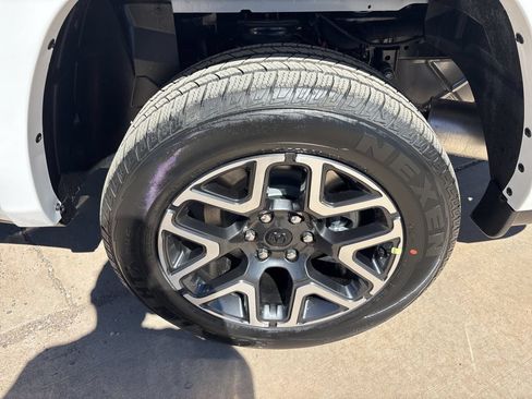 New 2026 RAM 1500 Laramie w/ Laramie Preferred Package AWD/4WD image 10