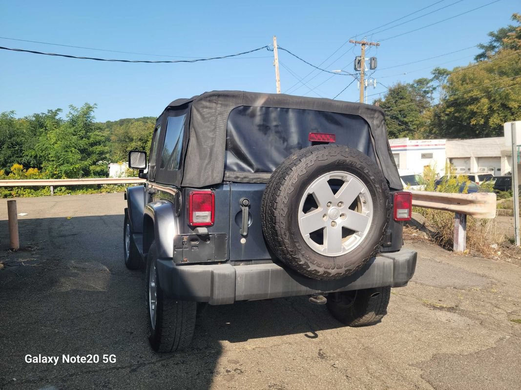 Used 2007 Jeep Wrangler Sahara AWD/4WD image 2