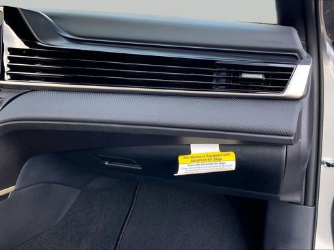 Used 2026 Toyota Camry SE w/ Convenience Package FWD image 18