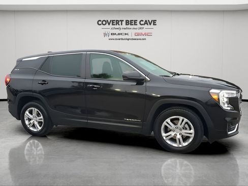 Used 2024 GMC Terrain SLE image 12