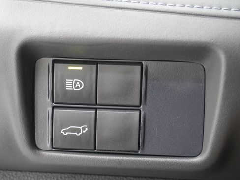 Used 2021 Toyota Highlander XSE FWD image 28