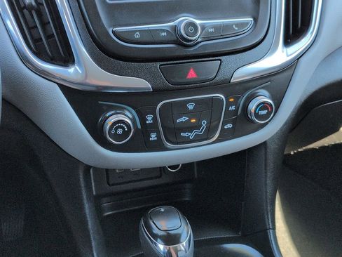 Used 2020 Chevrolet Equinox LS w/ LS Convenience Package FWD image 26