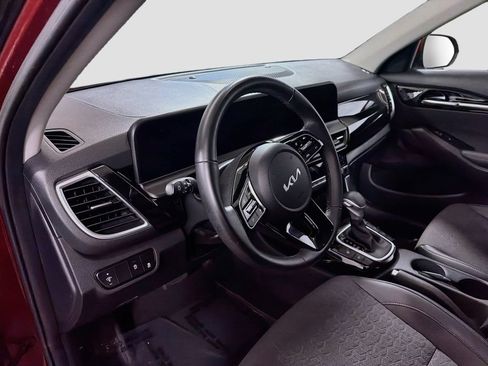 Used 2025 Kia Seltos S AWD/4WD image 11