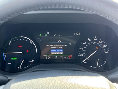 Used 2025 Toyota Sienna XLE image 13