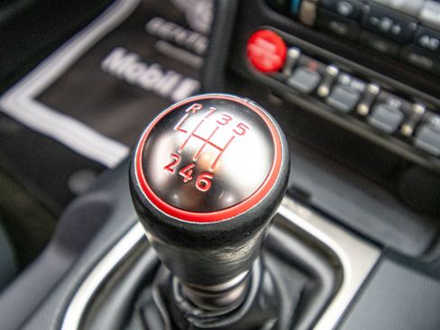 Used 2016 Ford Mustang Shelby GT350 w/ Technology Package image 17